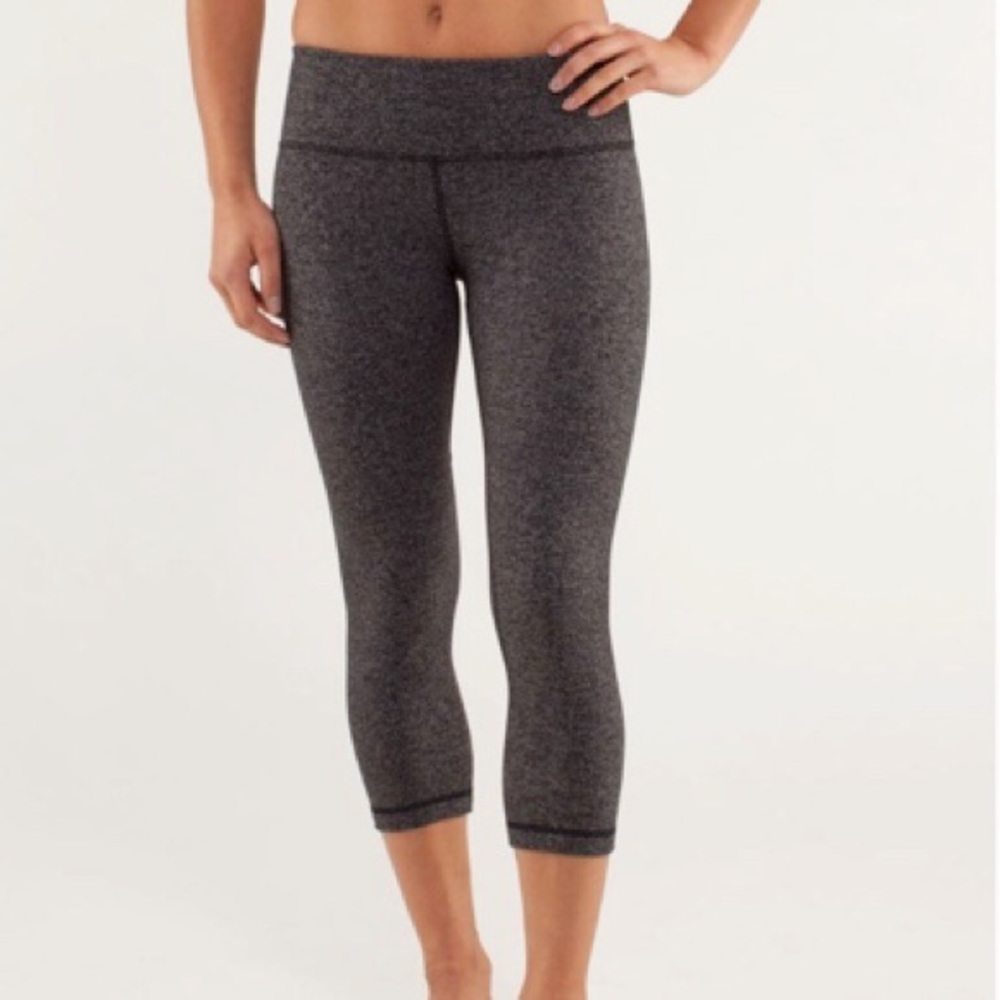 Lululemon Wunder Under Herringbone Crop • Size 6